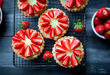 Pasteles de fresa, un postre frío balanceado.