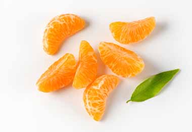 Los cítricos, como la mandarina, son alimentos con fibra.