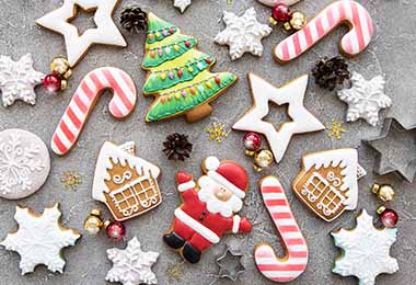 Galletas de jengibre decoradas para fiestas de navidad