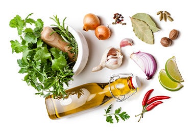 Los aderezos para ensaladas se suelen hacer con ingredientes grasos y ácidos.