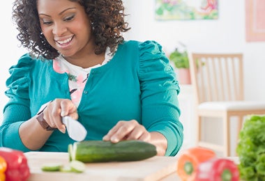 Cortar pepino para cocinar