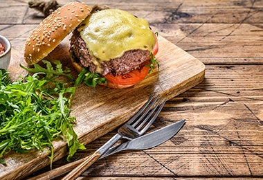 Lluvia de hamburguesas es una película de cocina.