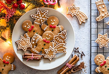 Muñecos de jengibre dulces de navidad