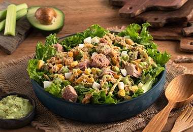 Ensalada con atún receta de cena rápida.