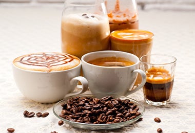 Diferentes preparaciones de café, receta de comida italiana