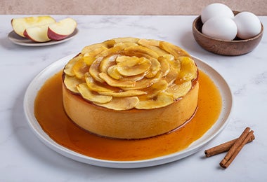 Postre con manzana y flan de caramelo