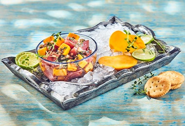 Algunos ceviches tienen frutas, por ejemplo, recetas con mango