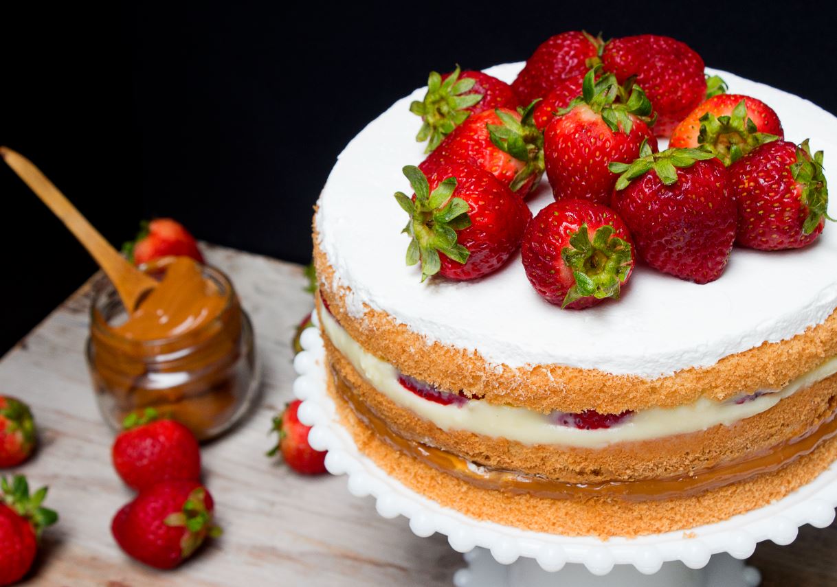 Descubrir 53+ imagen pastel de fresas con crema nestle Abzlocal.mx
