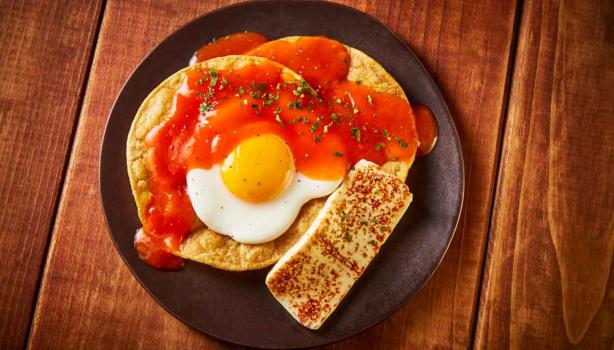Los desayunos con huevo suelen estar acompañados de otros alimentos