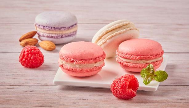Cuatro macarons de colores