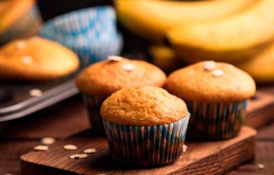 Tres muffins tras ser cocinados como una de las recetas en airfryer Tres muffins tras ser cocinados como una de las recetas en airfryer