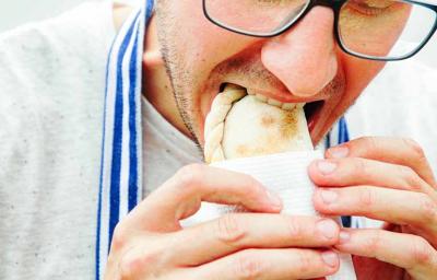 Una clase de empanada ecuatoriana es la de morocho.