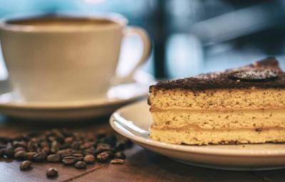 Una crema para rellenar con una torta de café. Una crema para rellenar con una torta de café.
