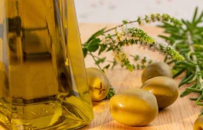 Es importante saber cómo reciclar el aceite de cocina.