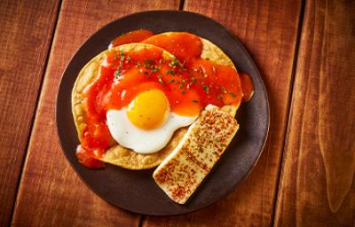 Los desayunos con huevo suelen estar acompañados de otros alimentos