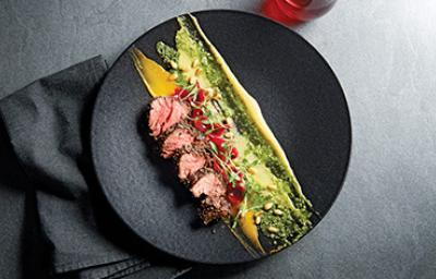 Carne Kobe con verduras y mostaza