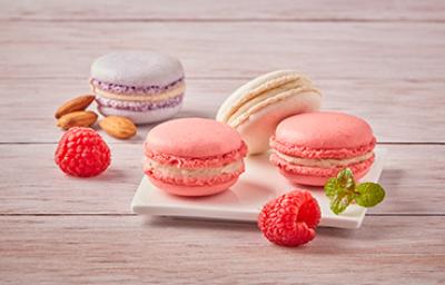 Cuatro macarons de colores