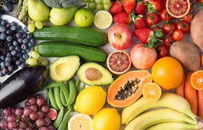Frutas deshidratadas en un mesón