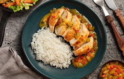 Plato de arroz y pollo, receta fácil y económica para el almuerzo