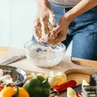 Todos los tipos de calzone se preparan con la misma masa de la pizza.