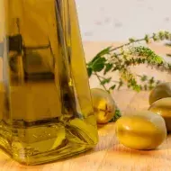 Es importante saber cómo reciclar el aceite de cocina.