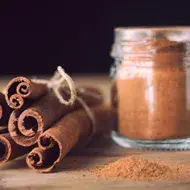 Canela en rama y en polvo