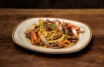 Tallarín saltado Tallarín saltado