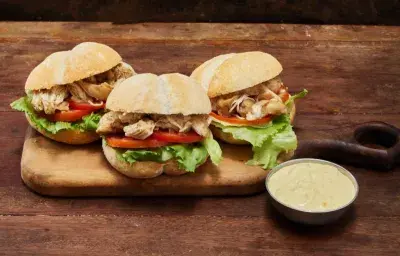 Sánguche a la Brasa Sánguche a la Brasa