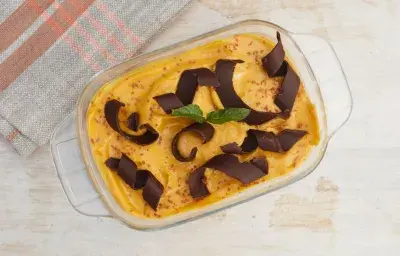 Panna Cotta de Lúcuma Panna Cotta de Lúcuma