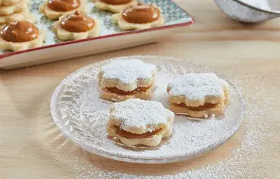 Alfajores Rellenos de Lúcuma Alfajores Rellenos de Lúcuma