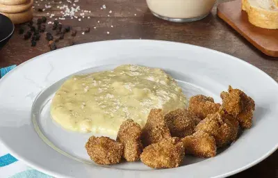 Puré de Espárragos y Chicharrón