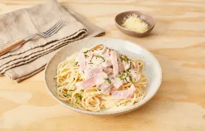 Spaghetti a lo Alfredo Spaghetti a lo Alfredo