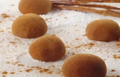 Bolitas de Manjar y Canela Bolitas de Manjar y Canela