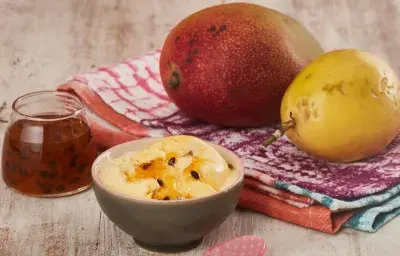 Postre Helado de Mango y Maracuyá Postre Helado de Mango y Maracuyá